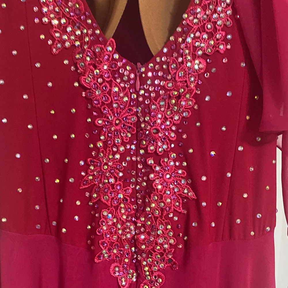 Elegant Pink Sequin Dress - Picture 4 of 8